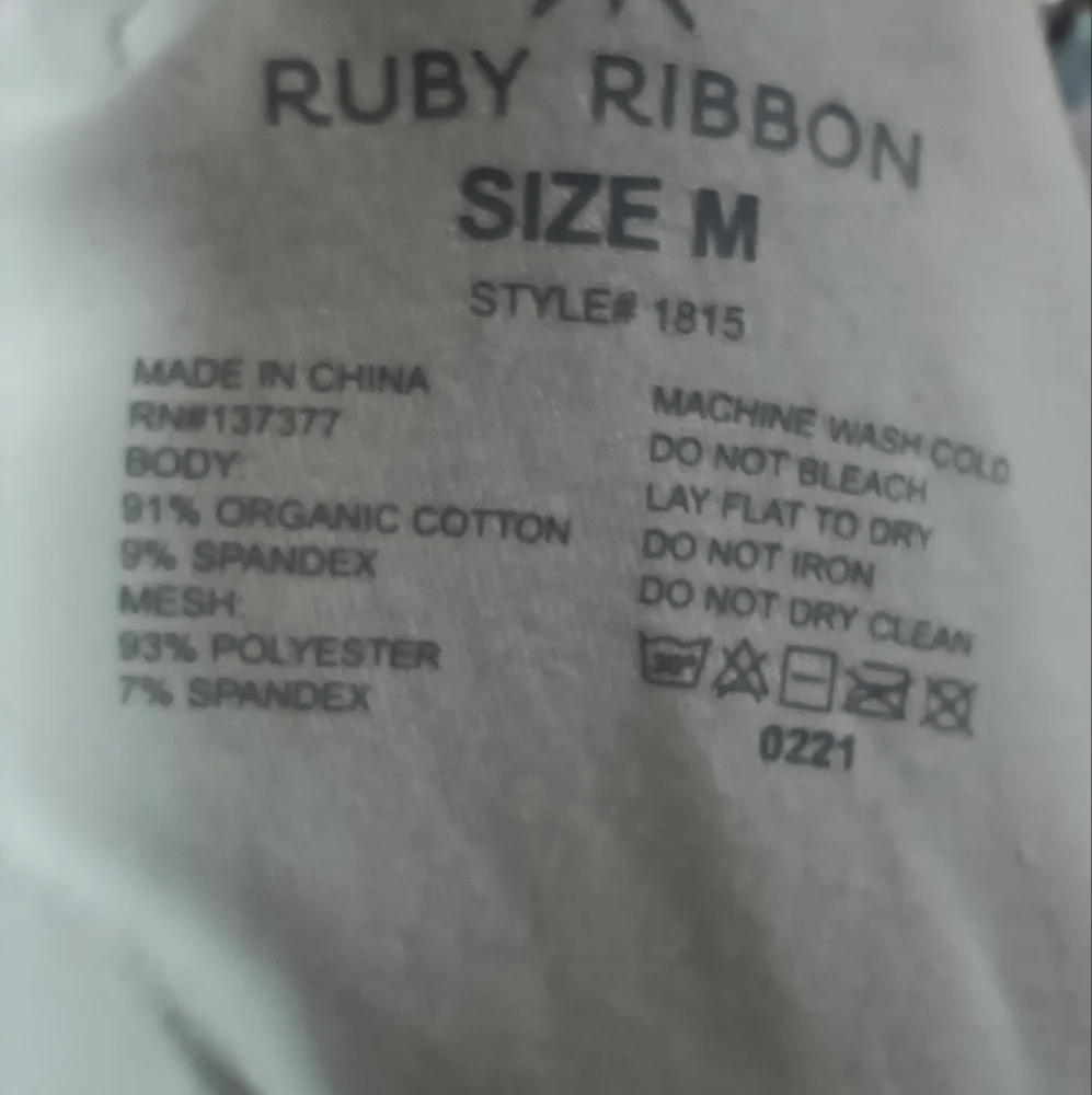 Ruby Ribbon top. Size M - Picture 4 of 4
